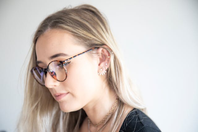 Kolczyki do piercingu – jak wybrać i zadbać o komfort noszenia